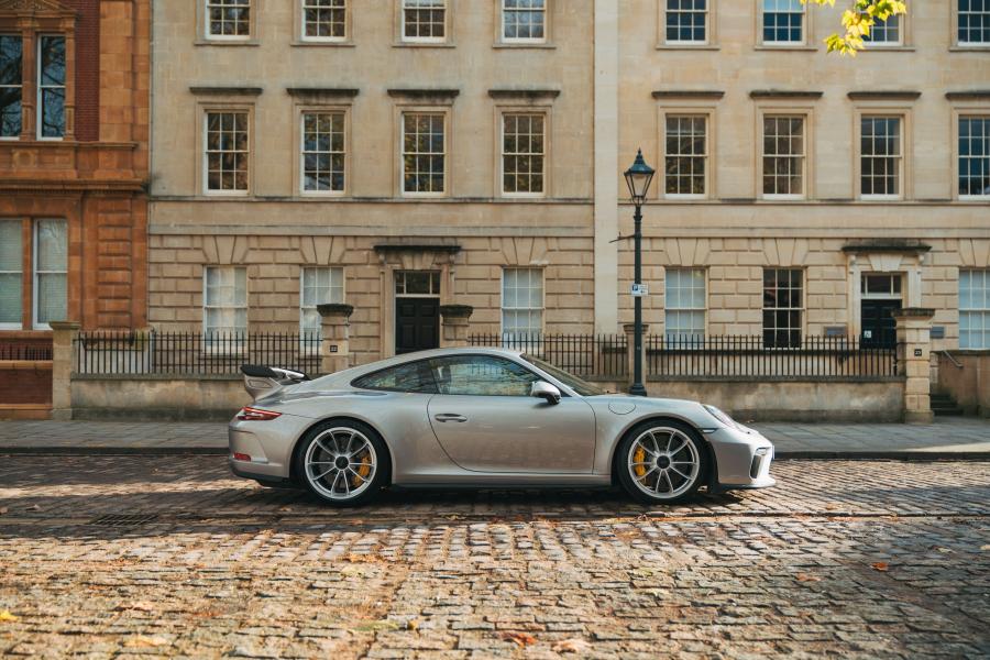  Porsche 911 GT3 (991) 2017 года  (UK) (фото 26 из 42)